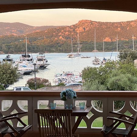 Appartamento Con Vista In Costa Smeralda Каниджоне Екстериор снимка