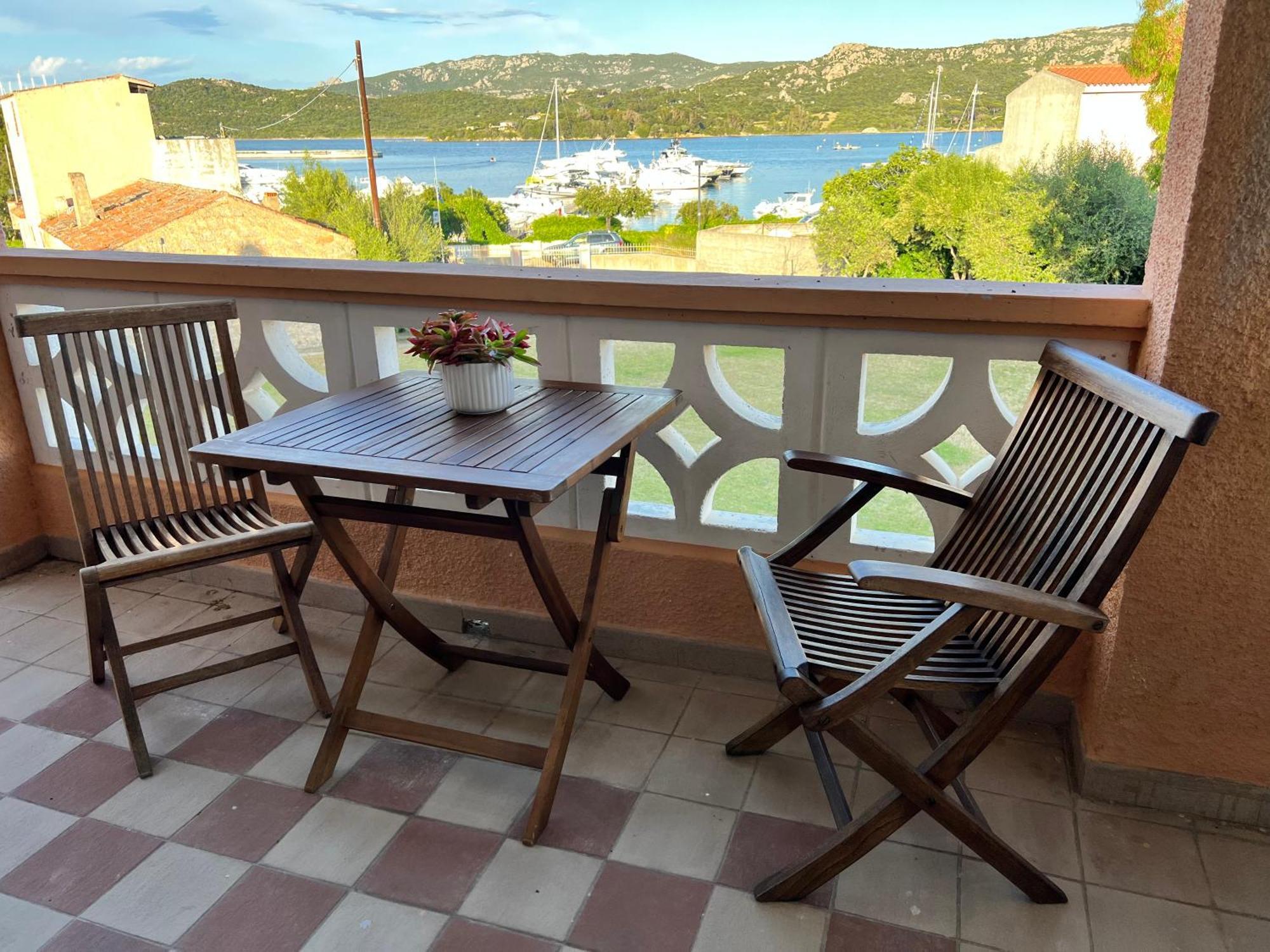 Appartamento Con Vista In Costa Smeralda Каниджоне Екстериор снимка